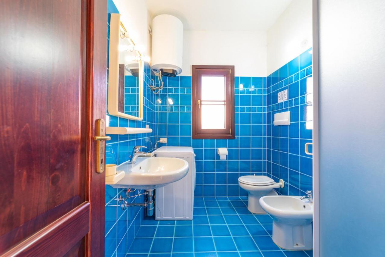 Iss Travel, Ambra Apartments - 800 M From La Cinta Beach San Teodoro  Eksteriør billede